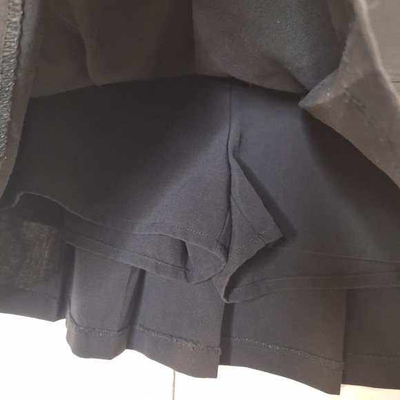 Pleated Skirt Skort Girls - Picture 3 of 6